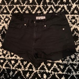 💣 distressed shorts 💣